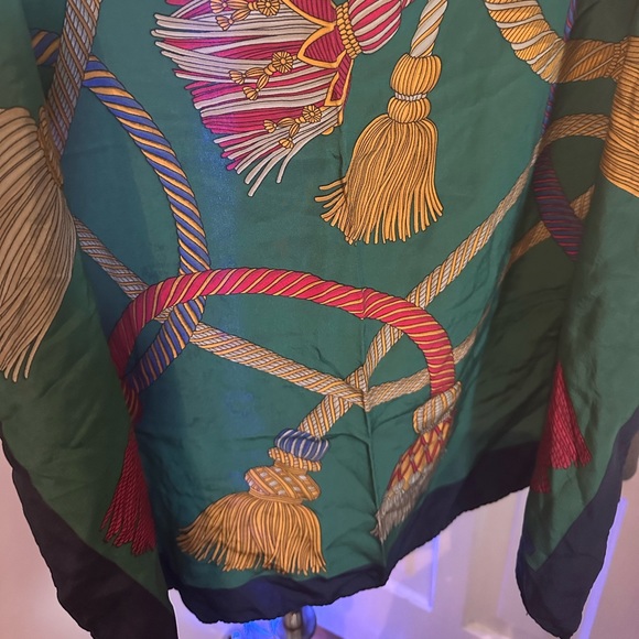 Aquascutum silk scarf - Picture 2 of 14